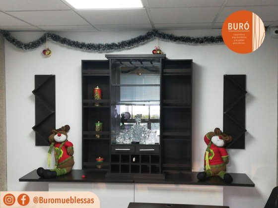 Licorera en madecor 0.1.jpg